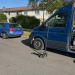 Mobile tyre fitter replacing a flat tyre at the roadside in London & the South East