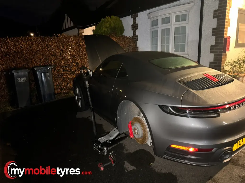 Mobile tyre fitting team serving London & the South East